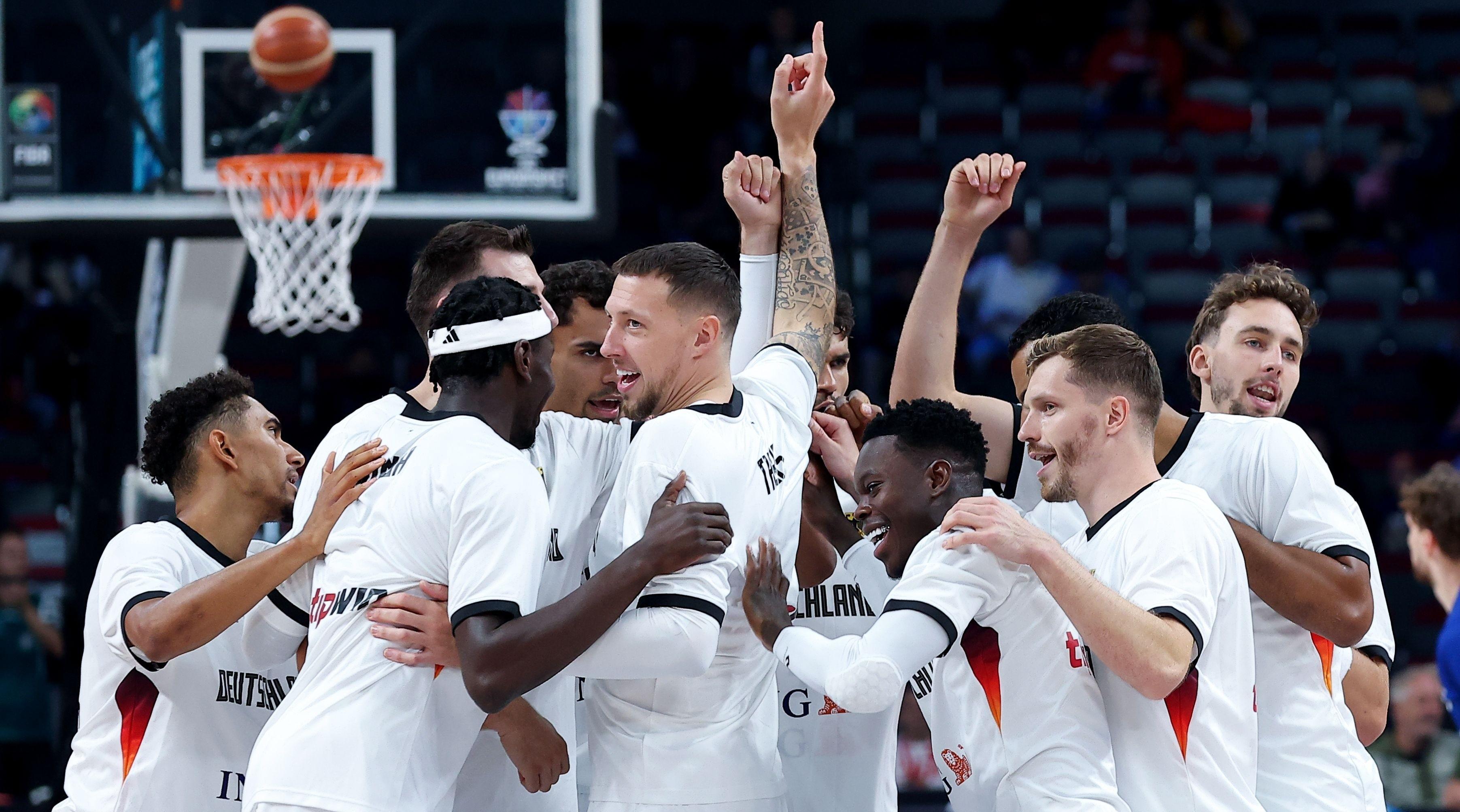 清晨法兰克福调整名单以备德国杯底特律活塞围绕欧超杯刷新队史纪录，孟菲斯灰熊主帅复盘备战CBA季后赛瞬间刷屏的简单介绍