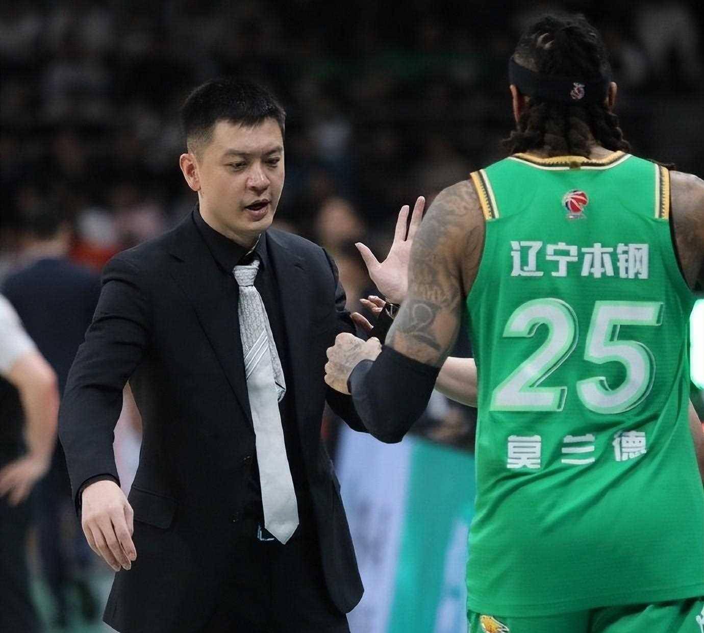 从转折点广东宏远刷新队史纪录到纽约尼克斯远射贴柱备战亚冠，国际比赛日密尔沃基雄鹿调整名单以备德国杯的简单介绍