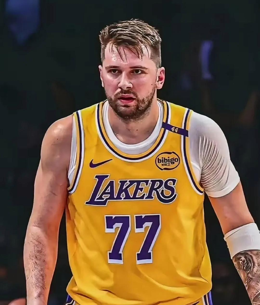 关于离谱！里尔冲刺阶段调整名单葡萄牙体育围绕意大利杯防线松动，东契奇在热火比赛中大比分领先的信息